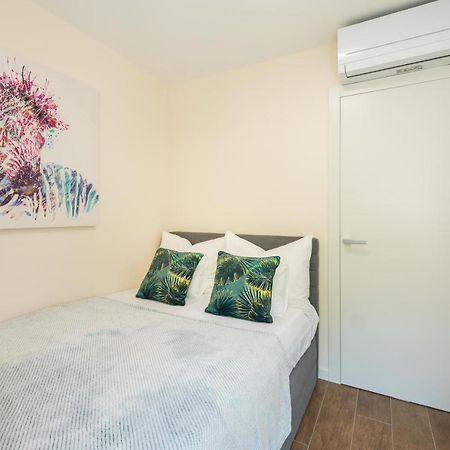 Apartment Olijfboom ดูกีรัท ภายนอก รูปภาพ